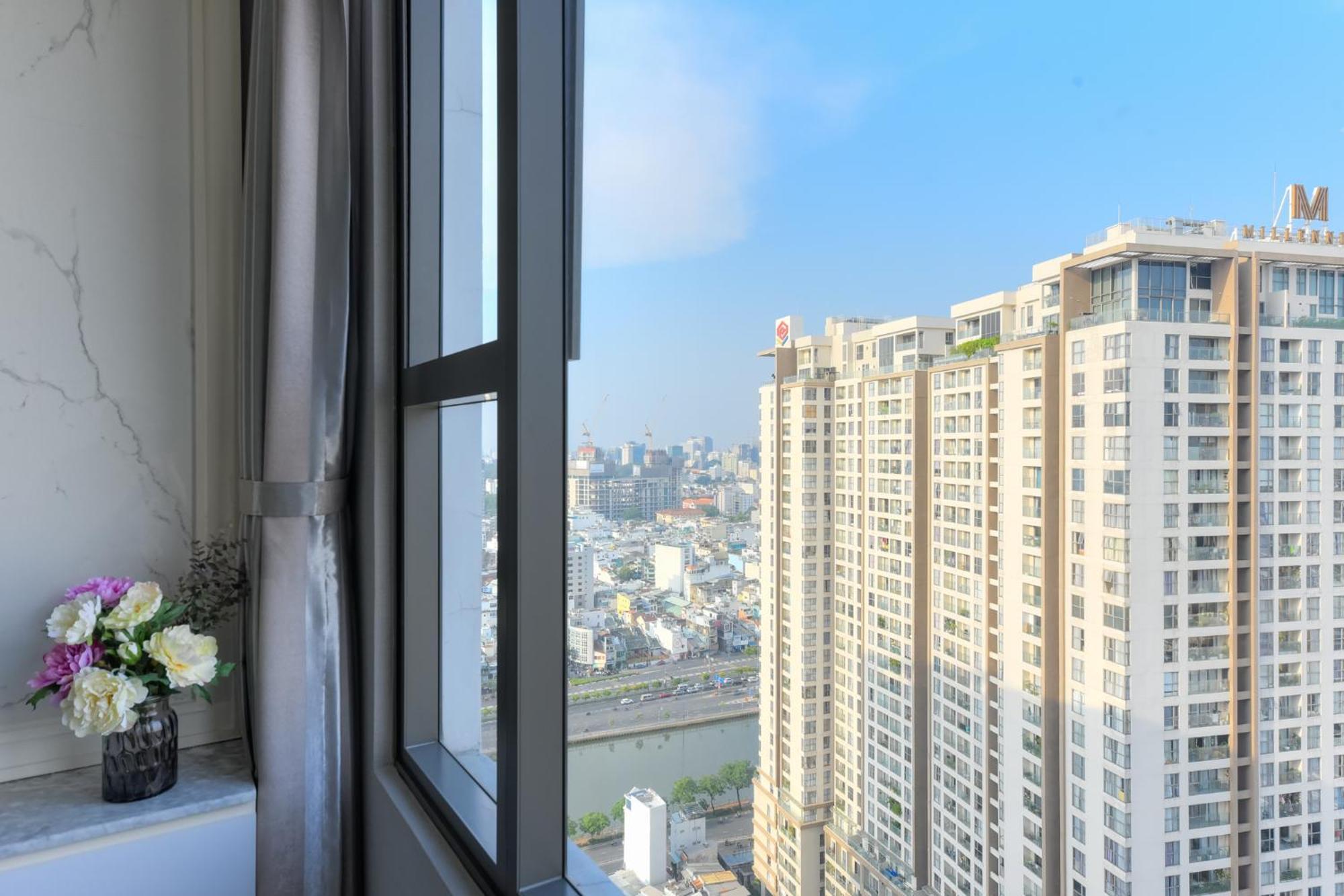 Rem Rivergate Garden Pool Signature - Free 4G Sim For 3 Nights Booking Ho Chi Minh City Exterior photo